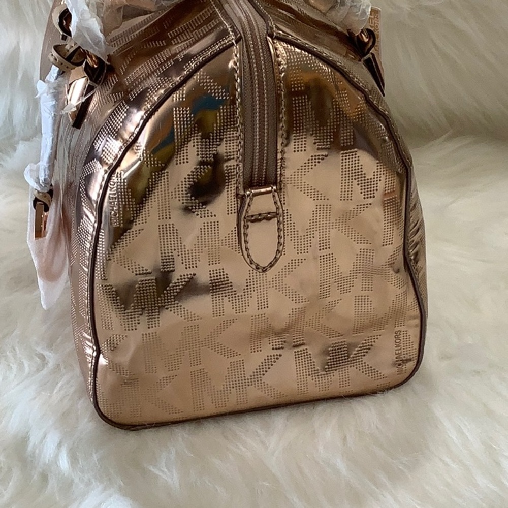 NEW Michael Kors
Grayson Medium Mirror Metallic - Rose Gold Leather Satchel - Picture 5 of 15